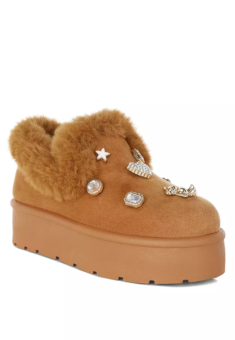 58% OFF London Rag Charm Detail Slip On Snow Boots In Tan