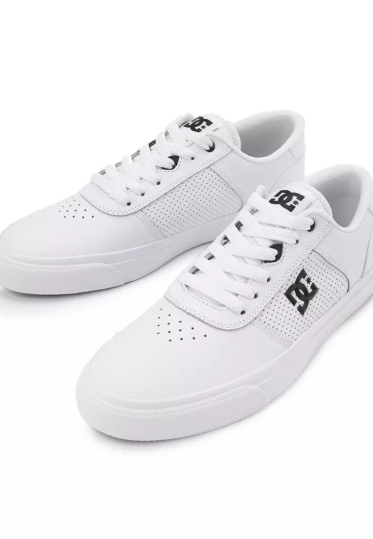 4% OFF DC Teknic Sneakers