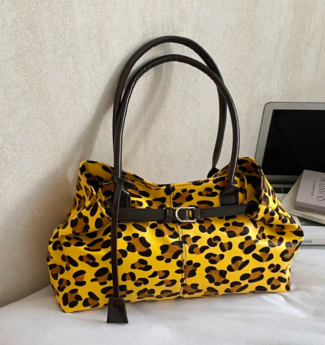 38% OFF 1pc Women's Large Capacity Tote Bag, Women's PU Leather Shoulder Bag Handbag, Women's Casual Classic Minimalist Design Business Style Bag, Fashion Commuter Bag, Black, White, Brown, Silver
