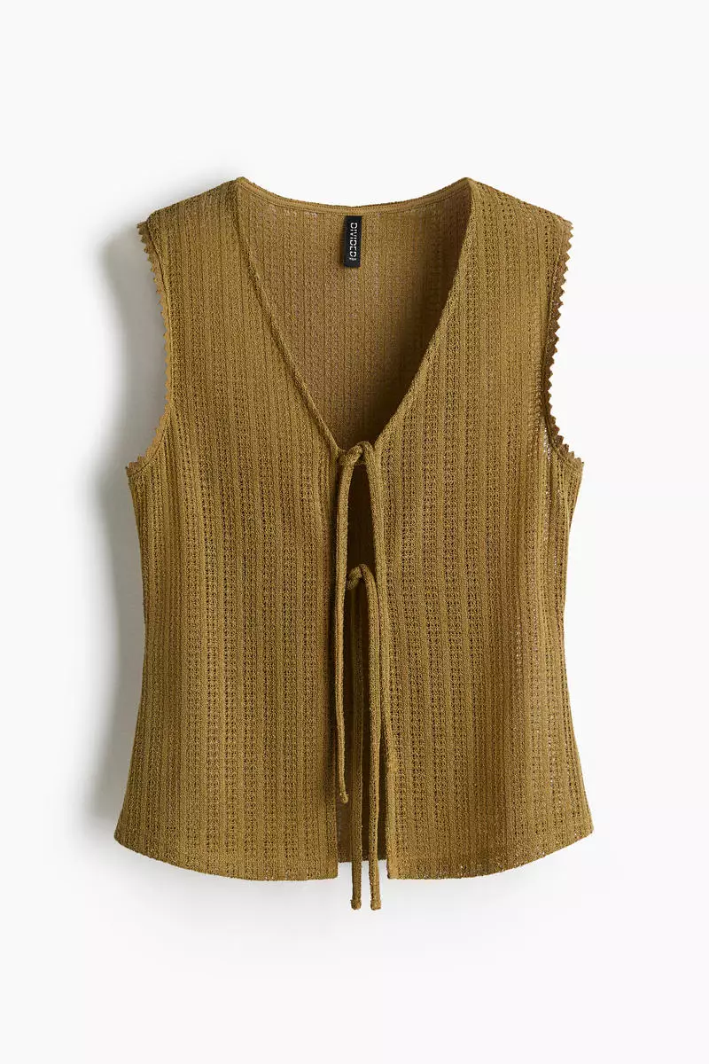 66% OFF Knitted tie-front top