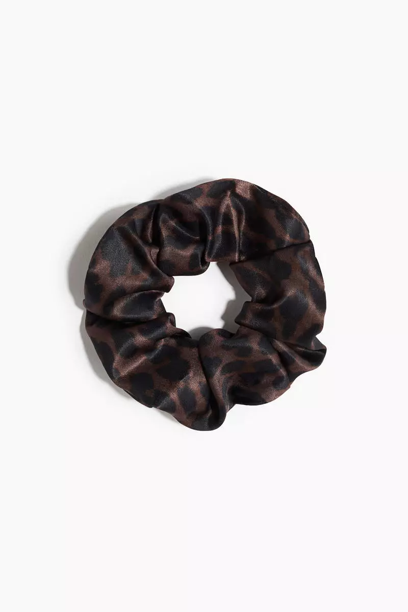 38% OFF H&M Large scrunchie