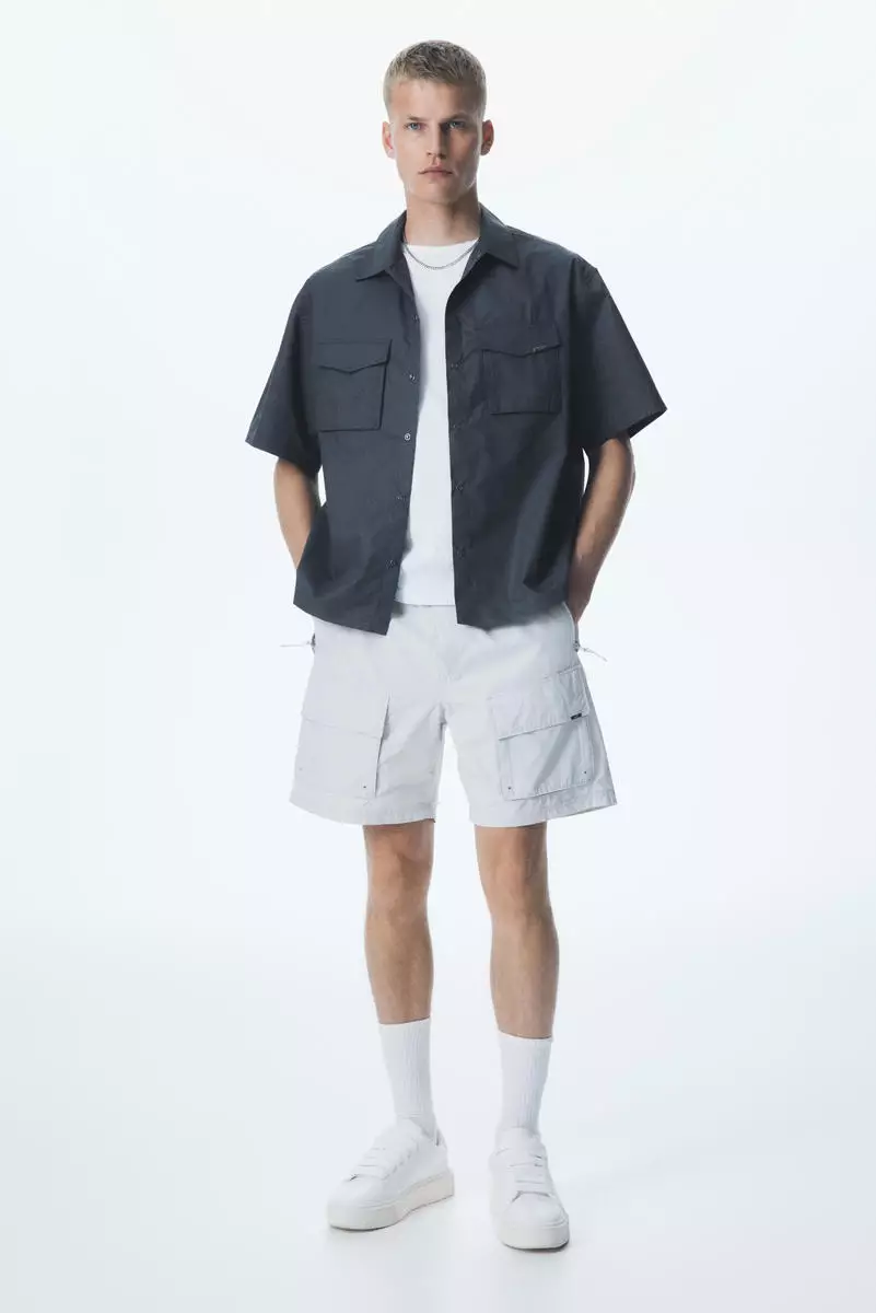 57% OFF H&M Cargo shorts