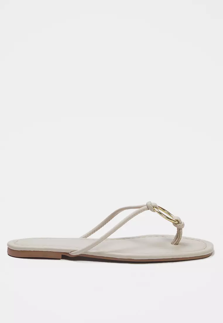 28% OFF Trendyol Beige Metal Accessory Detailed Women's Flip Flops Takss25Te00042