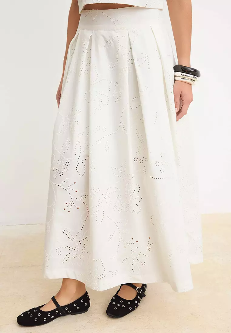 46% OFF Trendyol White Scallop Detailed Pleated Lined Maxi Long Skirt Twoss26Et147