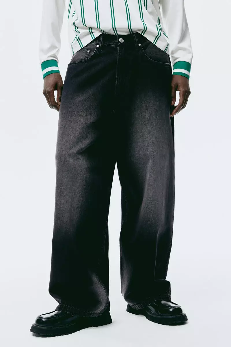 28% OFF H&M Super Baggy Jeans