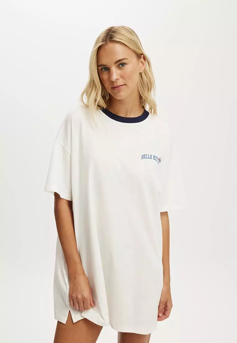 71% OFF 90s Graphic T-Shirt Nightie