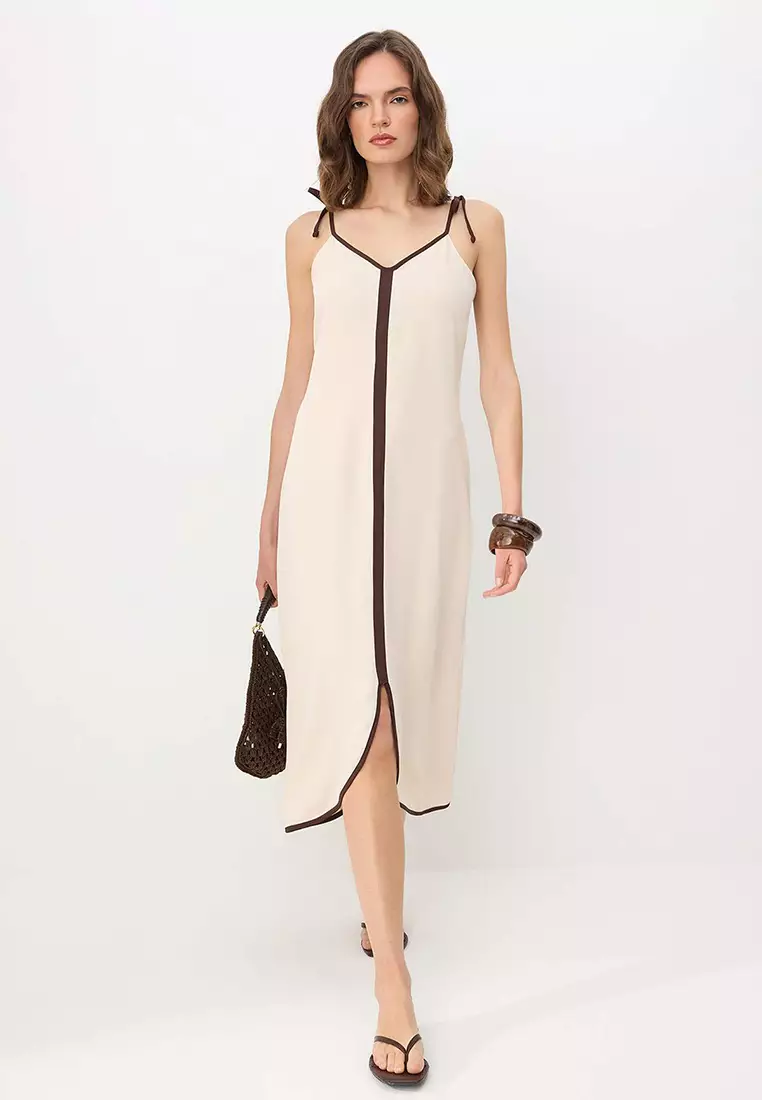 45% OFF Ecru Contrast Piped Maxi Woven Dress Twoss26El419