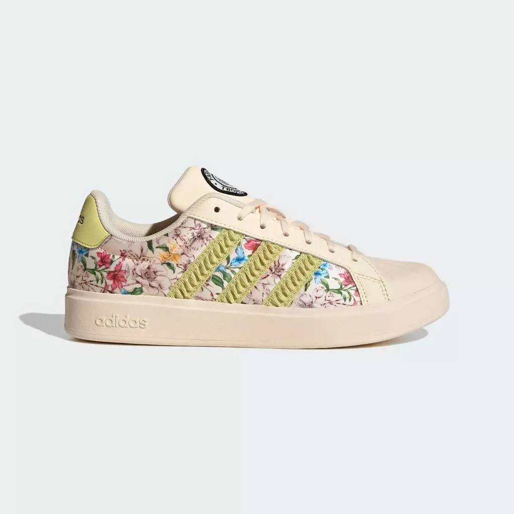 38% OFF adidas Lifestyle FARM STREETTALK SHOES Women Beige KI2750