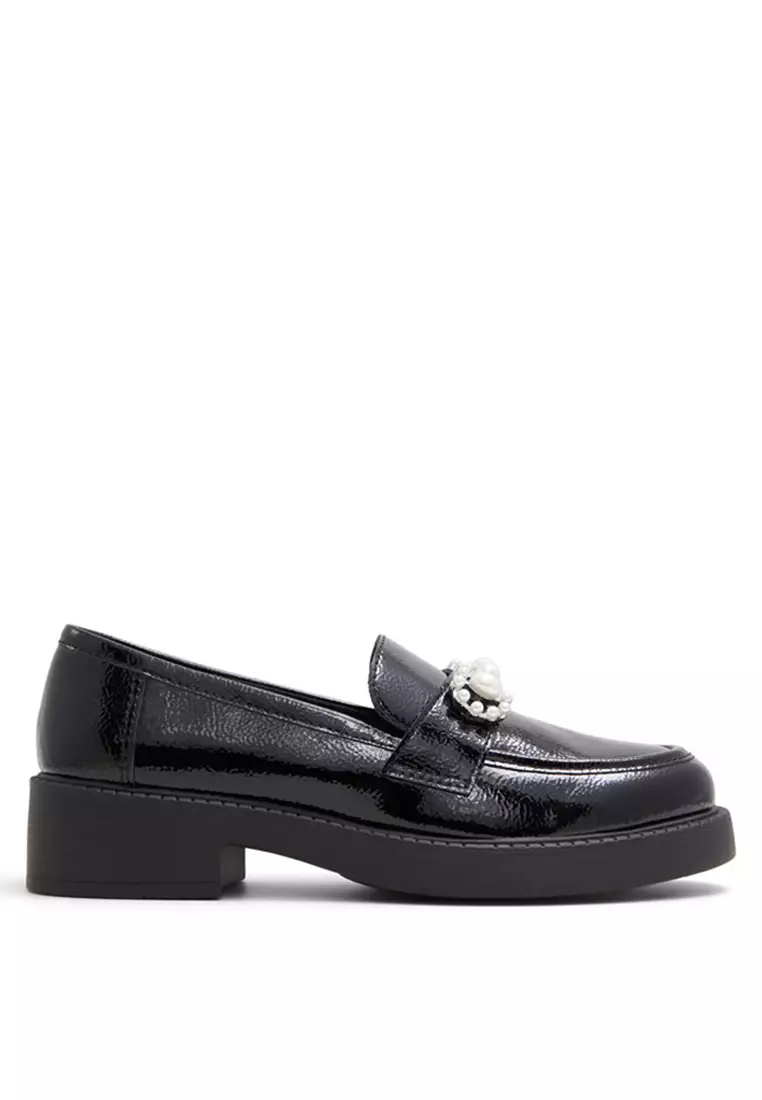 78% OFF Dinara Loafers