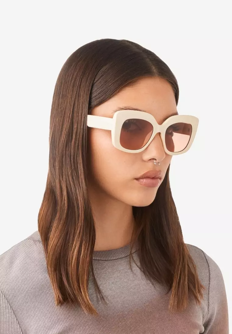 54% OFF Hawkers Tango Eco Sunglasses For Women, Female. Official Product Designed In Spain