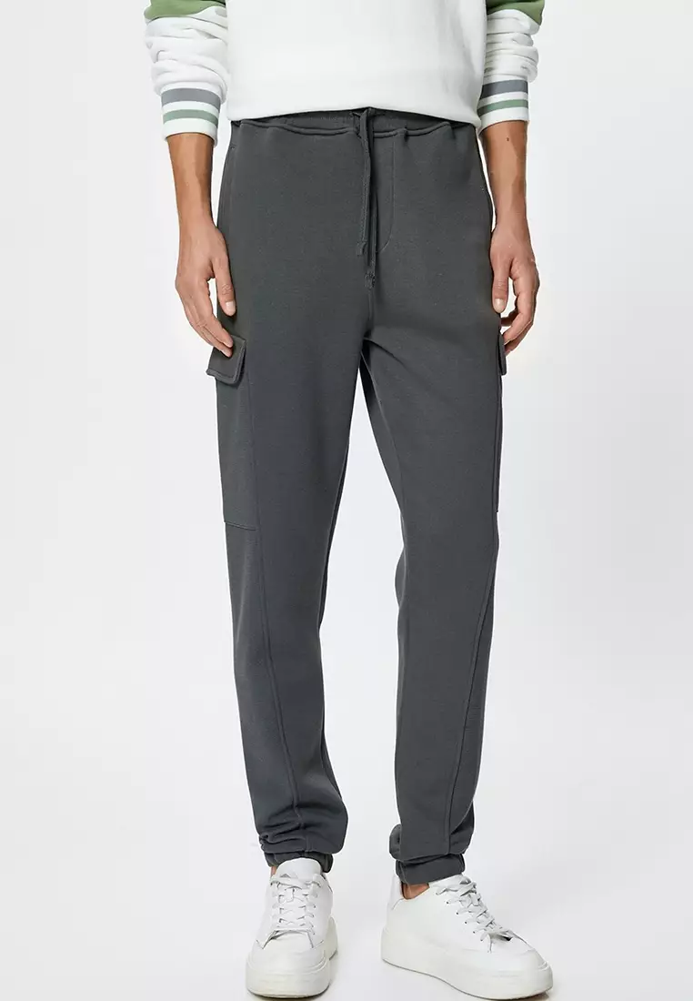 64% OFF Cargo Sweatpants