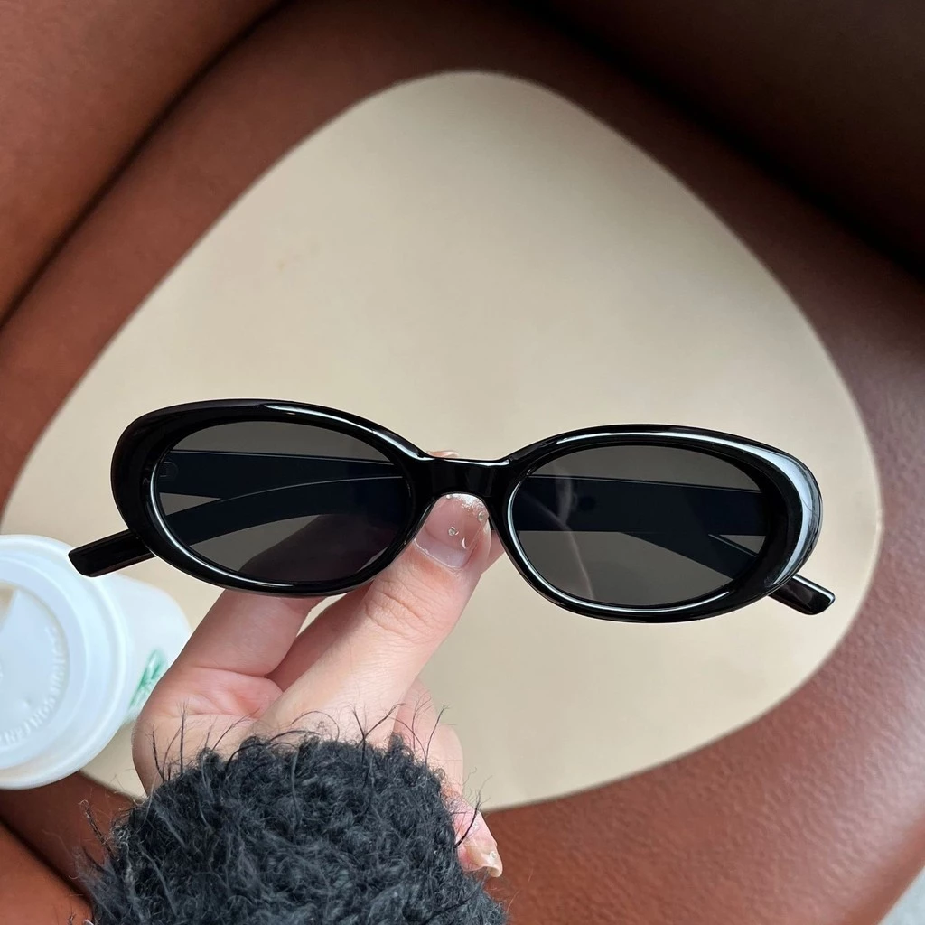 26% OFF 2025 New Gradient Lens Sunglasses - Korean UV400 Cat-Eye Shades for Women, Trendy Small Frame