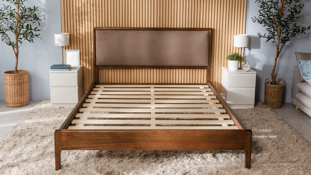 45% OFF Wooden Bed