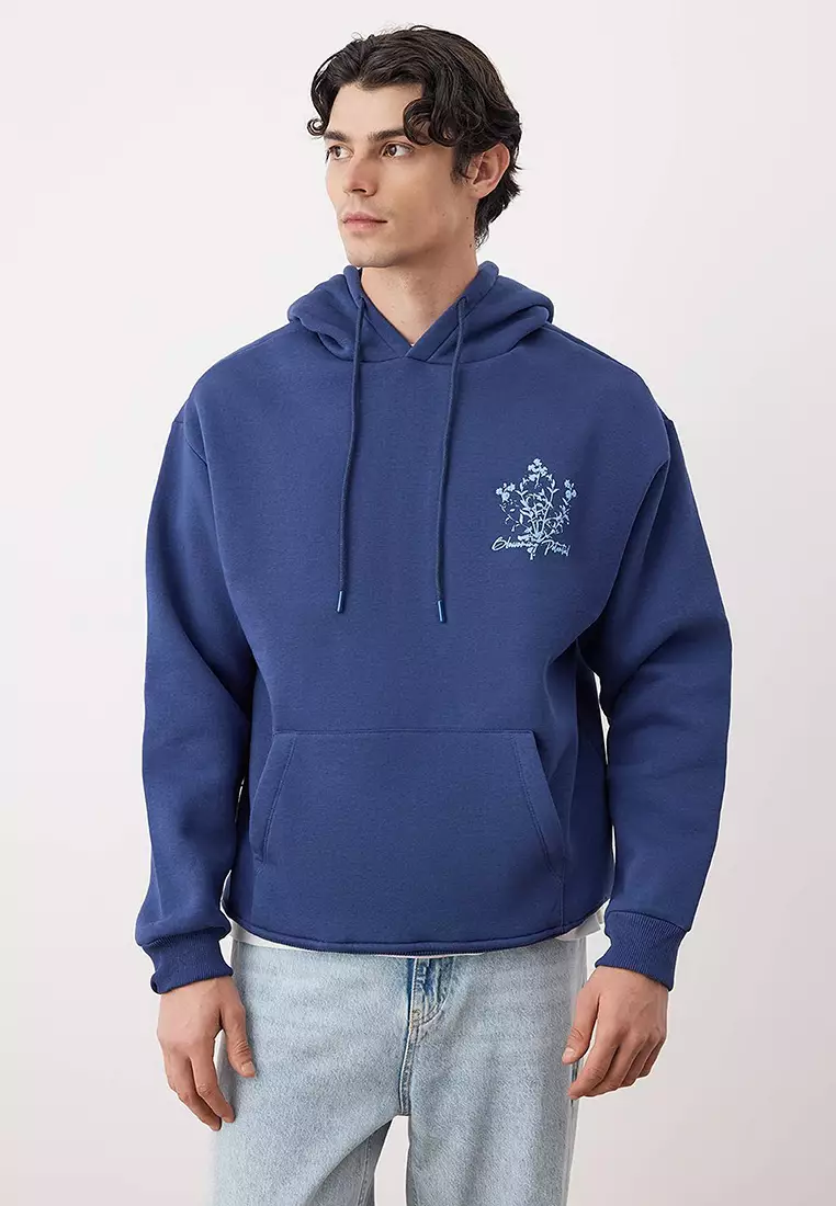 35% OFF Trendyol Navy Blue Oversize/Wide Cut Hooded Printed Fleece Inside/Warm Sweatshirt Tmnaw24Sw00100