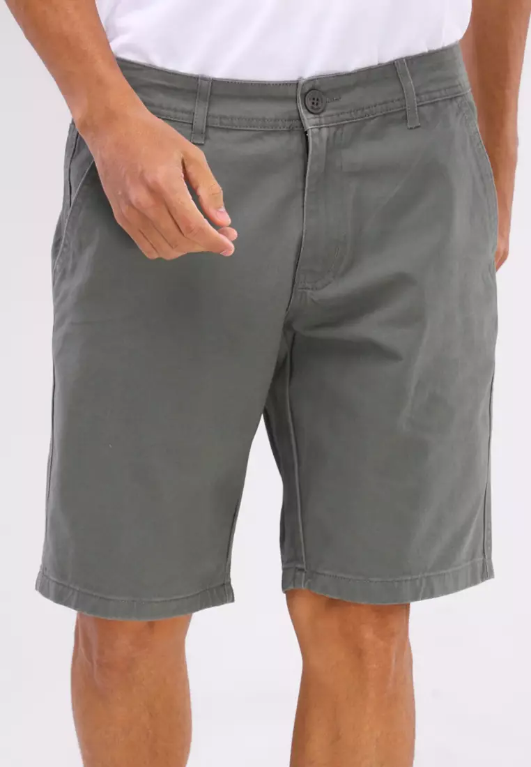 67% OFF Tapered Shorts