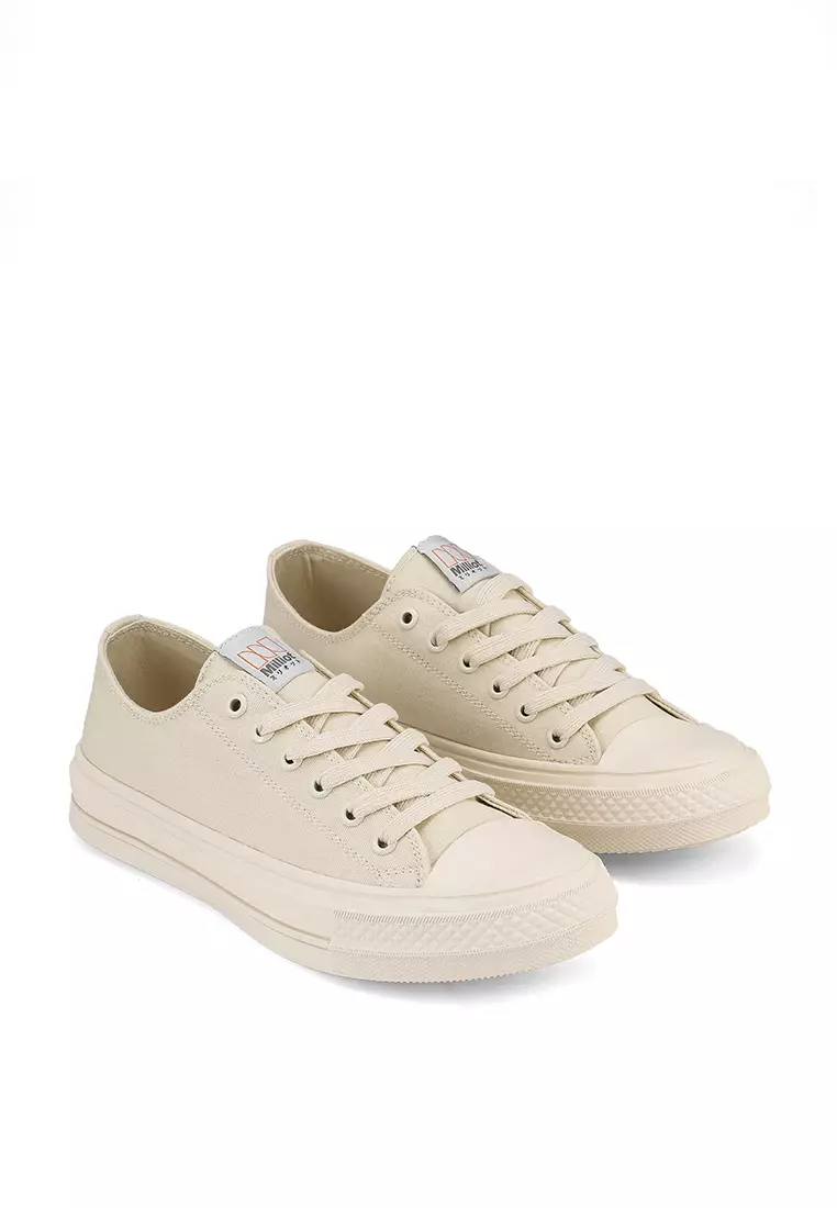 90% OFF Beatie Rounded Toe Sneakers