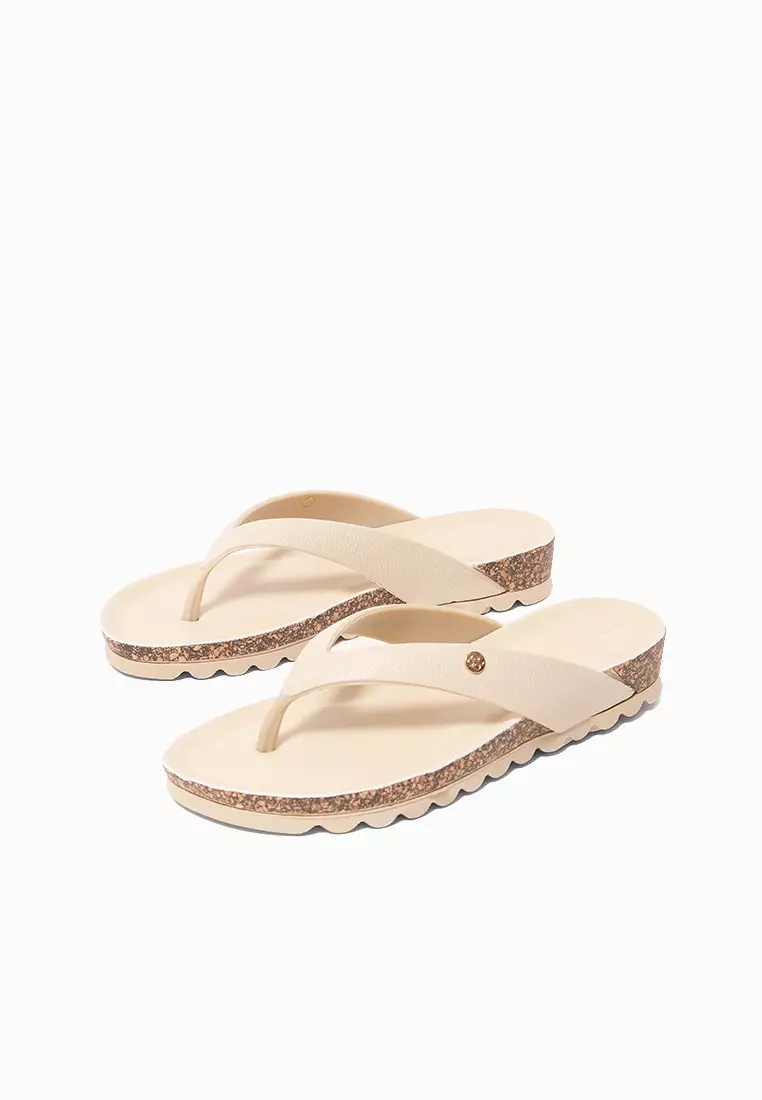 62% OFF CLN Levie Slides