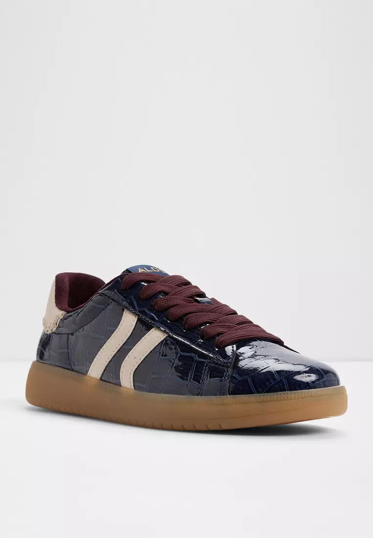 61% OFF Chicsneaker2 Low-Top Sneakers