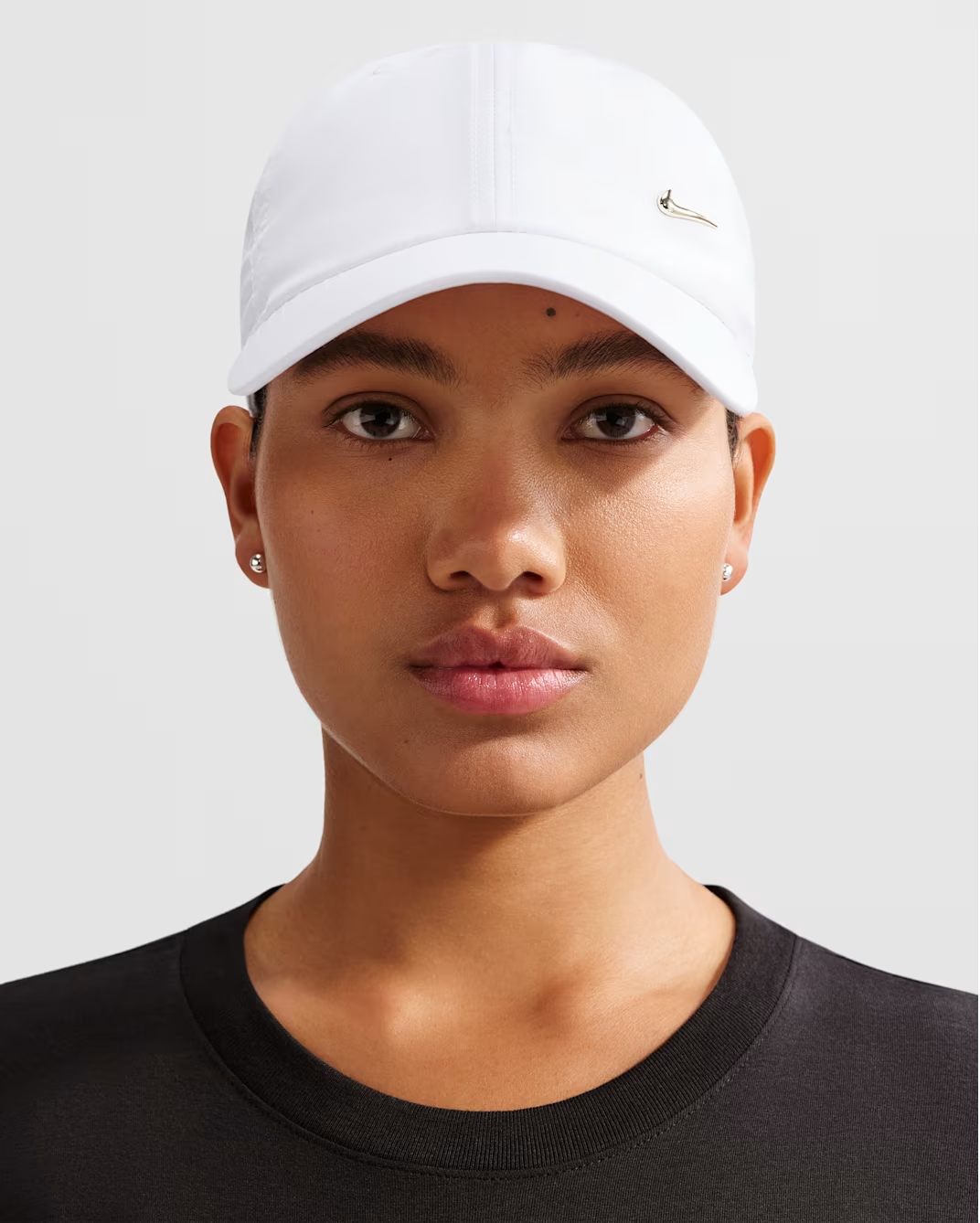 10% OFF Nike Dri-FIT Club Unstructured Metal Swoosh Cap - White [FB5372-101]