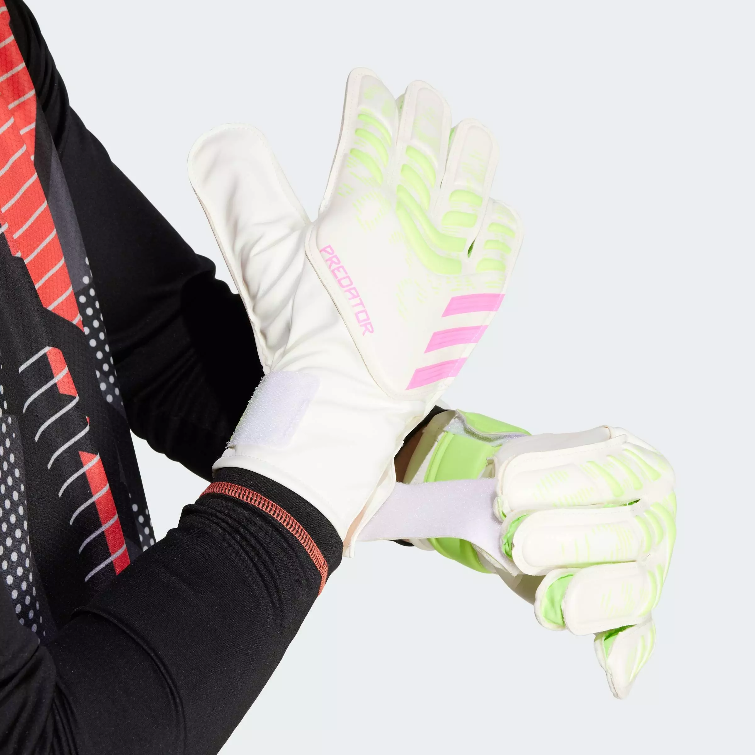50% OFF ADIDAS Football Predator Training Goalkeeper Gloves Unisex White JH3806