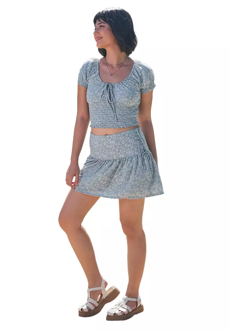 52% OFF JUST G Ditsy Floral Print Puff Sleeves Sweetheart Neckline Smocked Top
