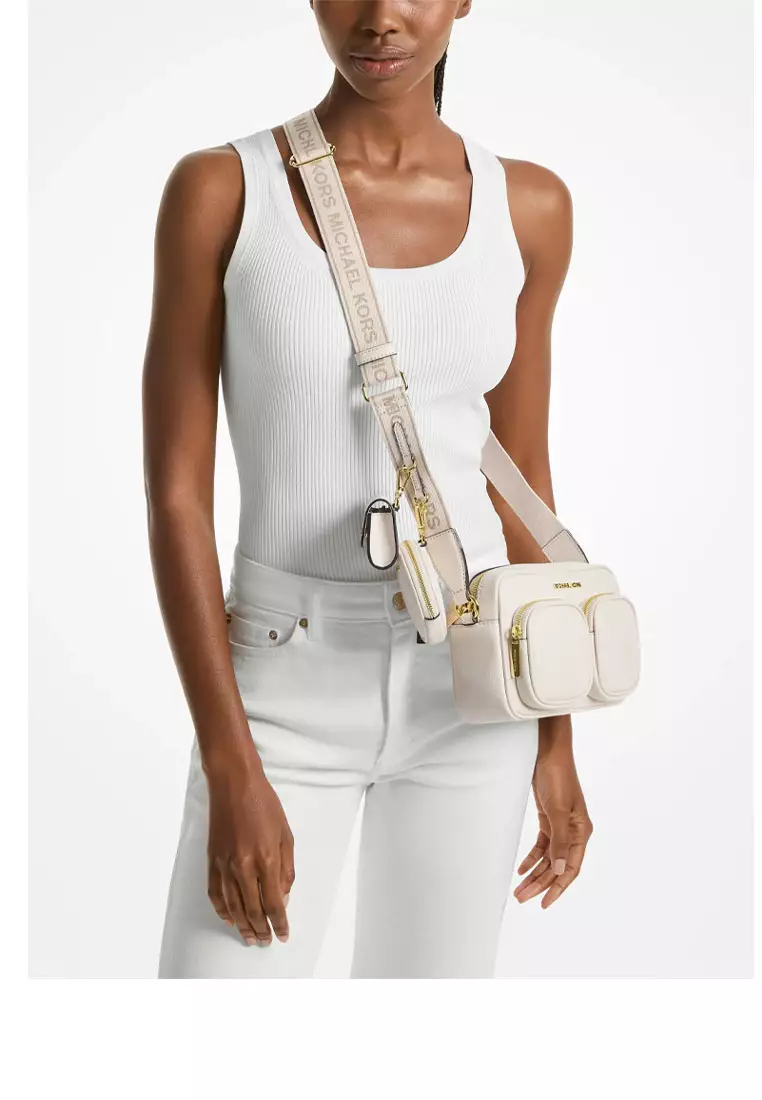 77% OFF Jet Set Travel Medium Leather Messenger Bag