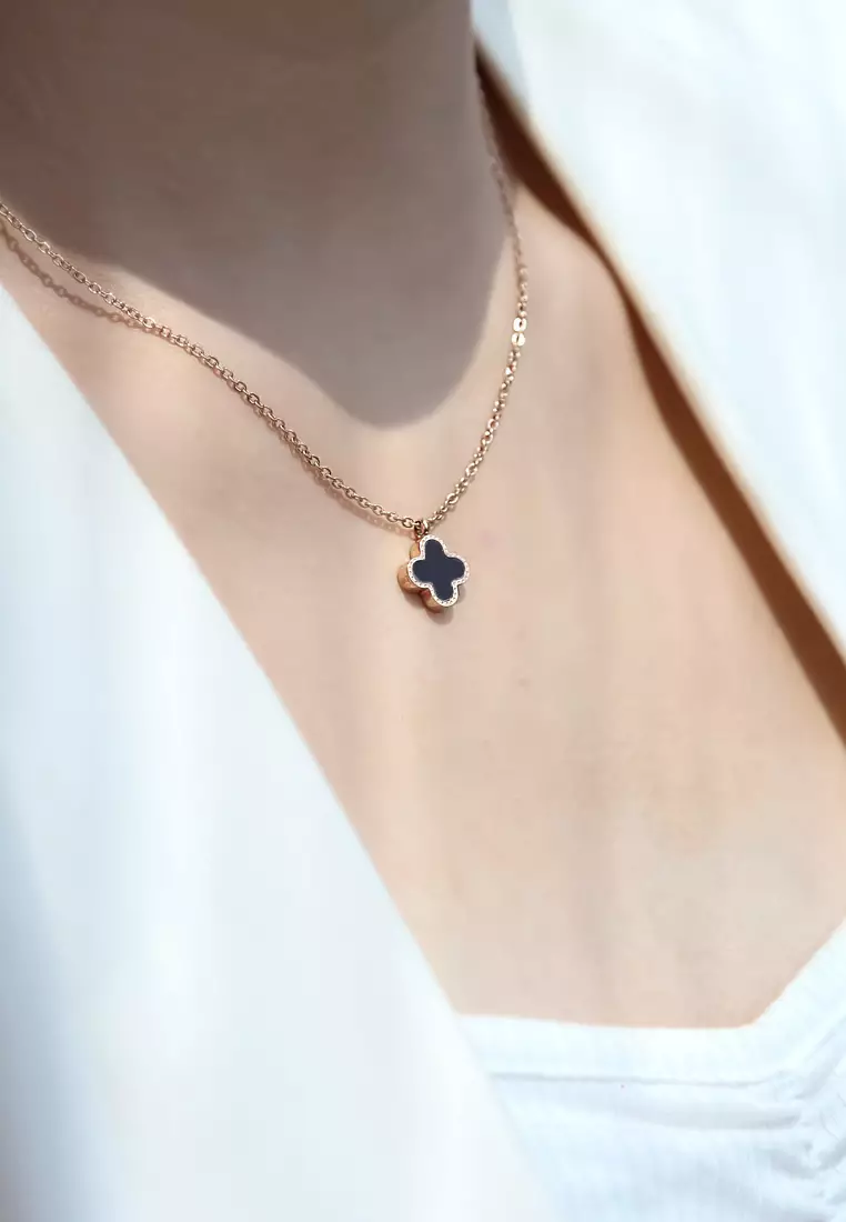30% OFF CELOVIS Adele Four-Leaf Clover Reversible Pendant Necklace in Rose Gold