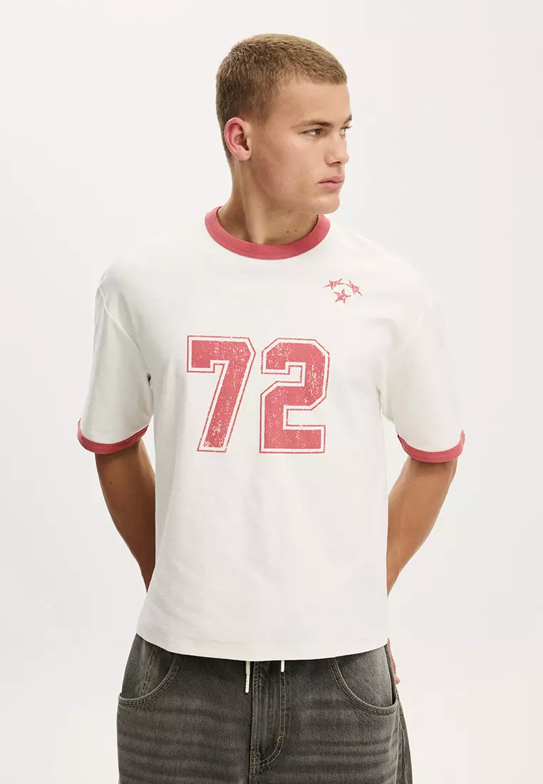 61% OFF Cropped Fit Graphic T-Shirt