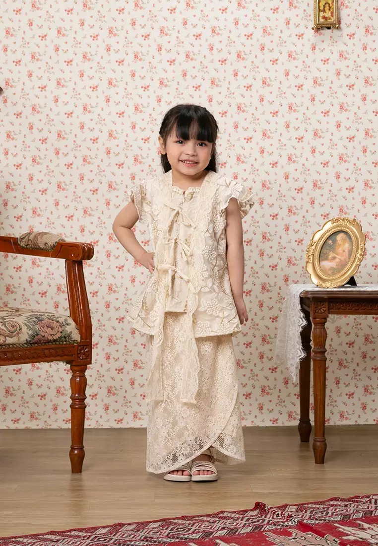 81% OFF Lubna Kids RAISHA LACE KEBAYA SET