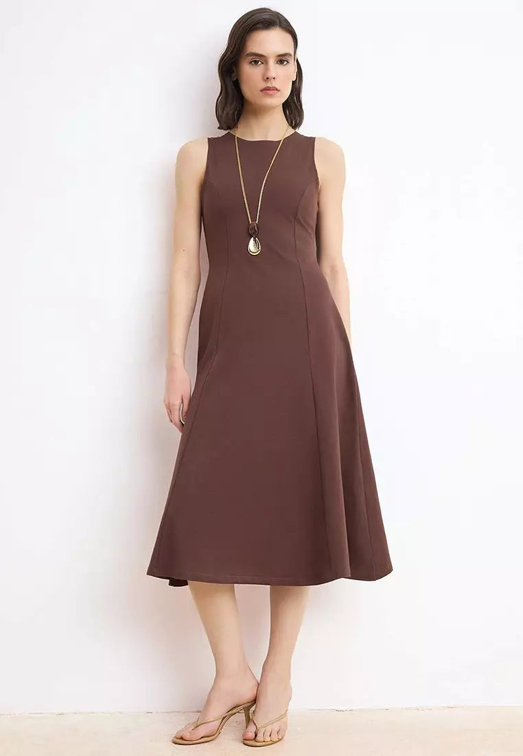 38% OFF Trendyol  Brown 1% Cotton Skater/Slit Waist Crew Neck Sleeveless Midi Knitted Dress Twoss24El193