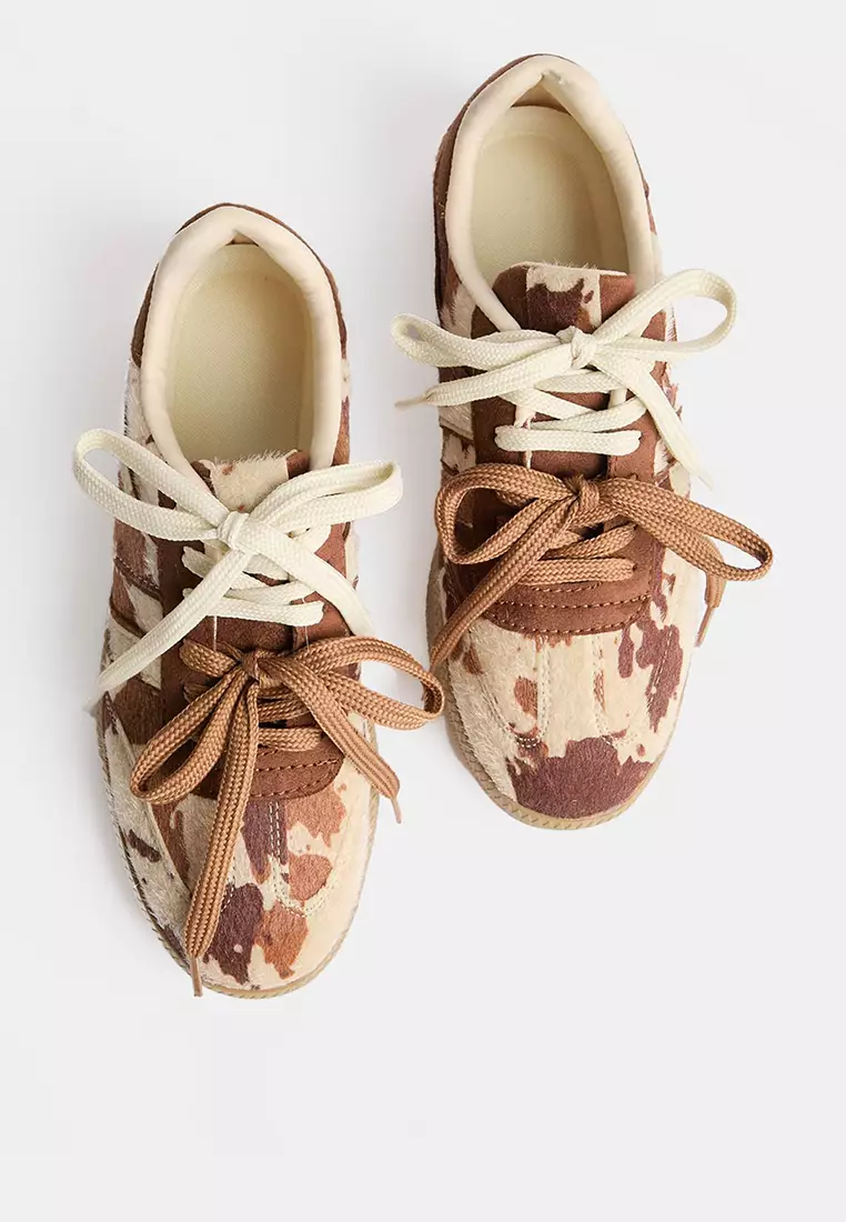 40% OFF Trendyol Round Toe Shoes