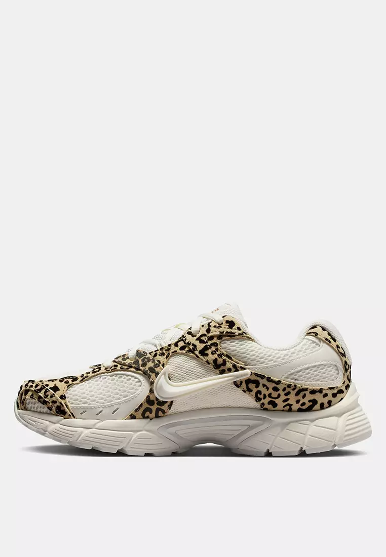 30% OFF NIKE V5 RNR Suede Shoes