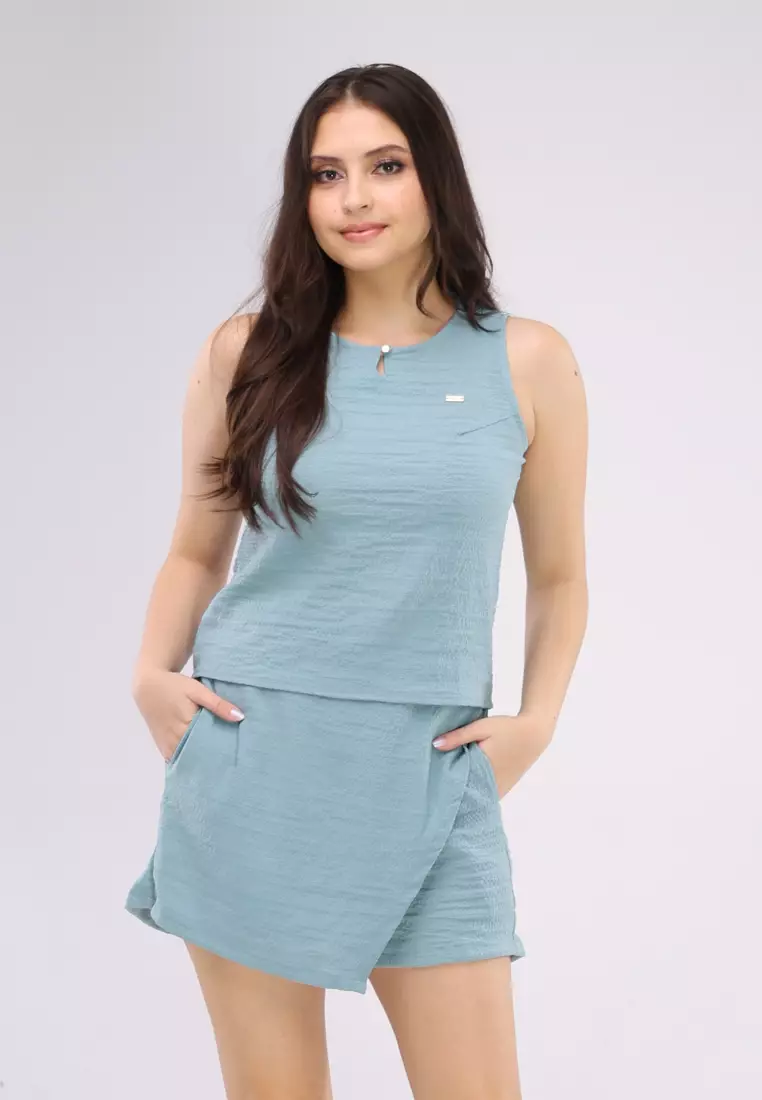 61% OFF Sleeveless Blouse/Skort