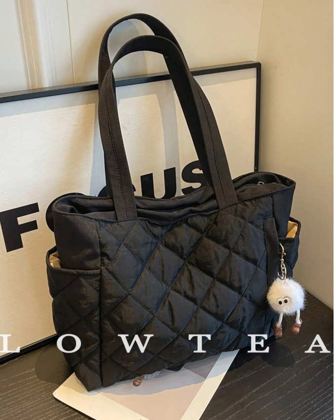 8% OFF New Large Capacity Diamond Quilted Dual Handle Women's Shoulder Bag, Lightweight And Portable, Suitable For Summer Outdoor Travel, Comes With Pendant Accessory (Sold With Pendant)