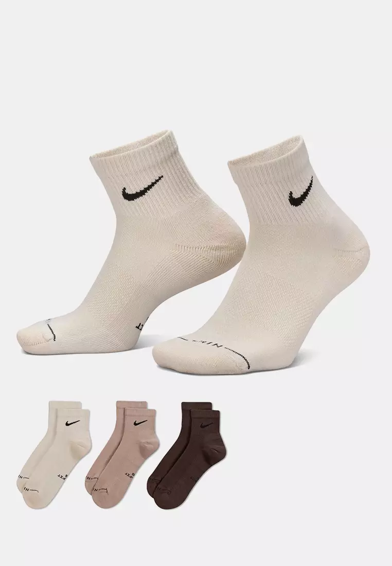 25% OFF NIKE Everyday Elevated Unisex Ankle Socks (3 Pairs)