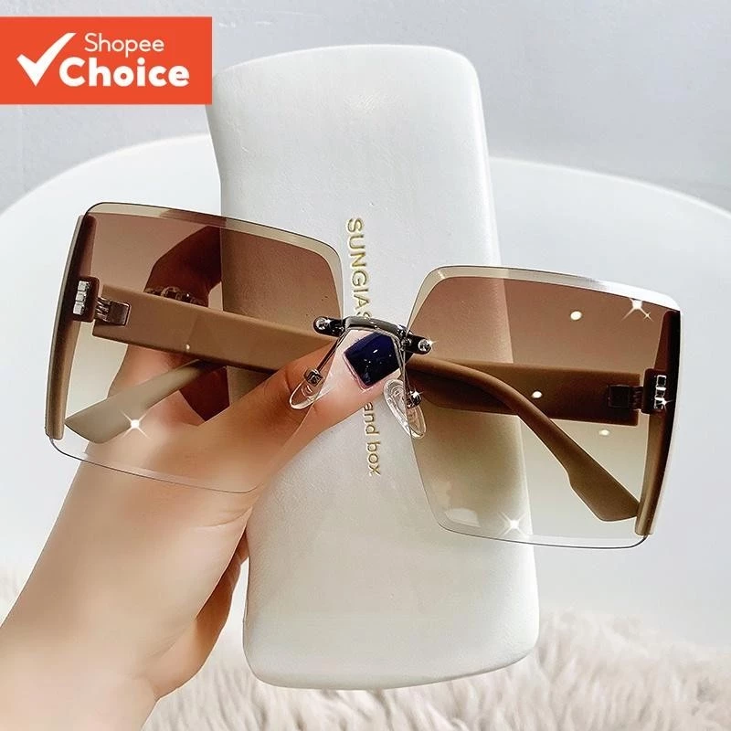 11% OFF Trendy Square Sunglasses for Women - Your Go-To Beach Fashion Accessory