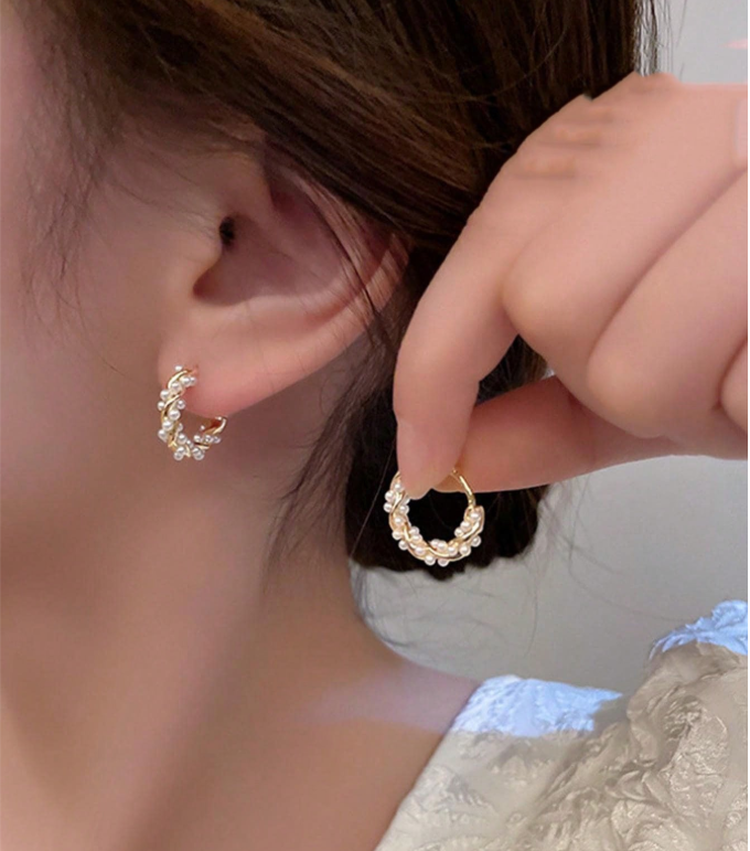 17% OFF 1pair Copper Alloy Luxurious Chic Circle & Faux Pearl Earrings For Women
