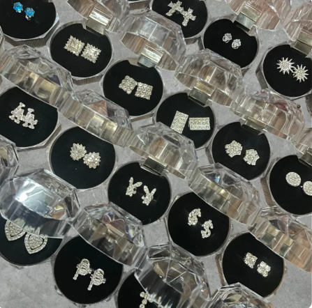 43% OFF Y2K Iced Out Stud Earrings For Men & Women