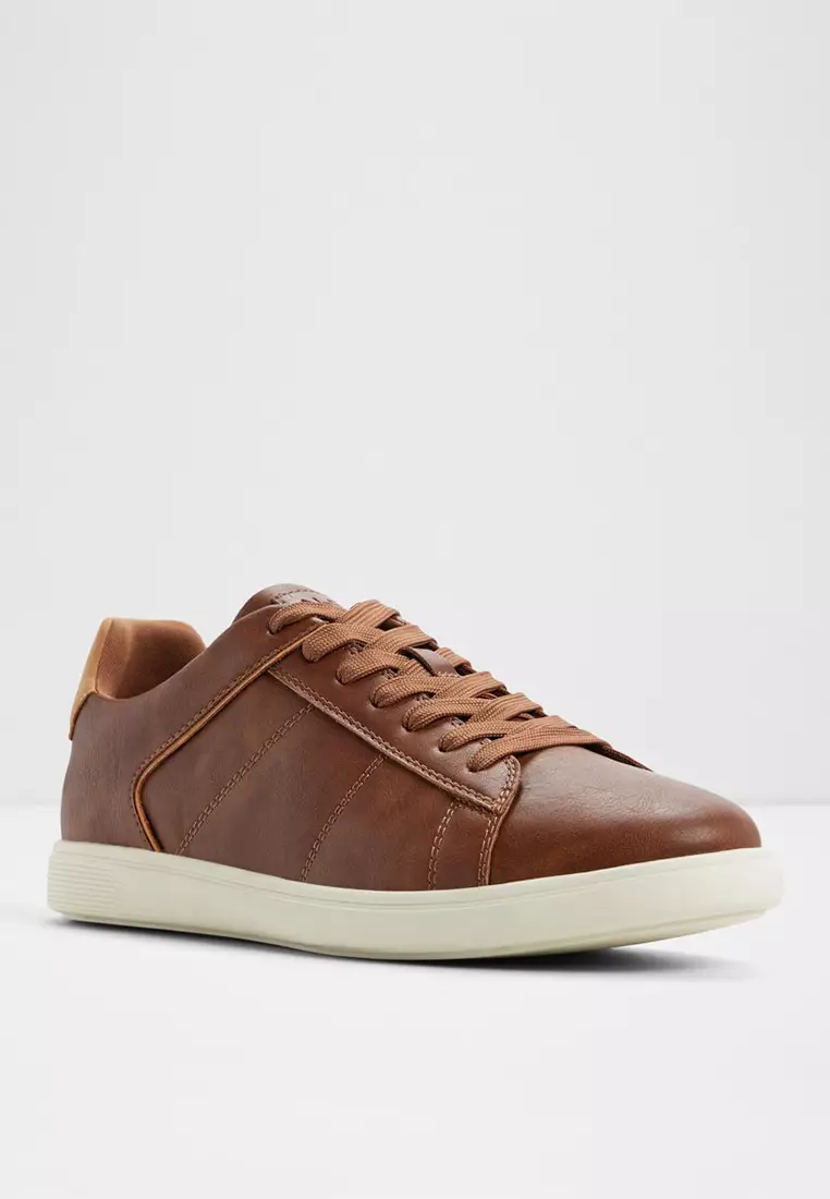61% OFF Ovie Low-Top Sneakers